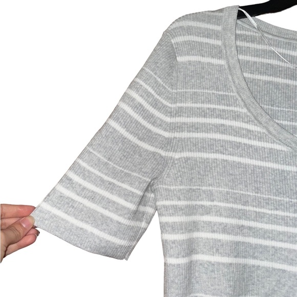 NWT Banana Republic Short-Sleeve Ribbed Henley Top - Picture 4 of 7